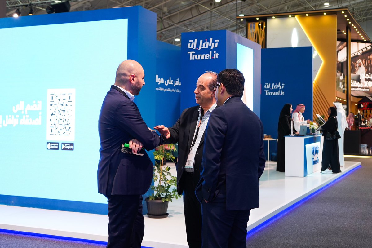 Travelit_co's tweet photo. #ترافل_إت في اليوم الثالث والأخير من #ملتقى_السياحة_السعودي وصلنا إلى النهاية محملين بالكثير من المكاسب والأرباح ما بين زوار وروّاد سُعدنا برؤيتهم✨

نلتقي في ملتقيات قادمة💙 https://t.co/saAffMpHXd