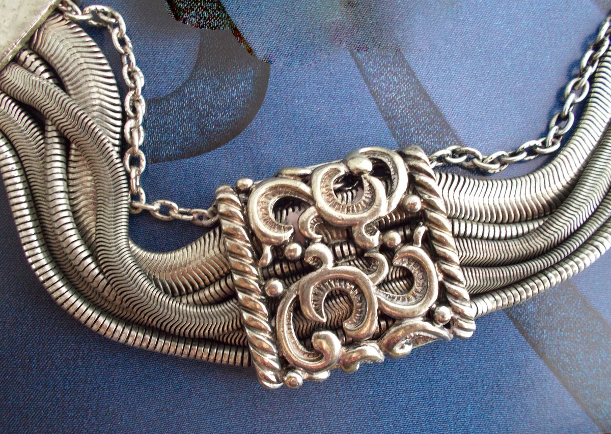 renaissancefai's tweet photo. Etruscan Revival Snake Chain Bracelet, Ornate Centerpiece, Silver Tone, Heavy, Vintage https://t.co/loXO8Pakez #silver #snake #no #women #hingedclip #silvertonebracelet #snakechains #etruscanrevival #heavywide https://t.co/dN0cJelUVe