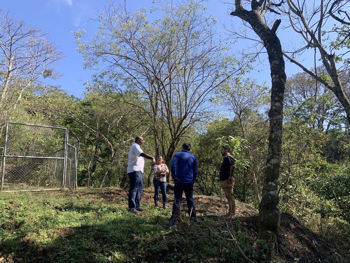 agua_tica's tweet image. El día de hoy en conjunto con #CNFL Asociación ARGUA y el programa de educación ecológica de #FUNDECOR visitamos un parque situado en el Alto de Guadalupe con el fin de organizar una serie de actividades de voluntarios para aportar al cuido del Río Torres que está en el AOI de AT