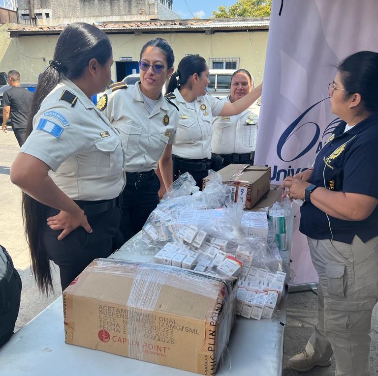 mingobguate's tweet photo. Entre los servicios que brinda la Subdirección General de Salud Policial #SGSP se encuentra la atención de medicina general, odontología, psicología, trabajo social, ginecología y entrega de medicamentos de forma gratuita. https://t.co/xTgljFN14X