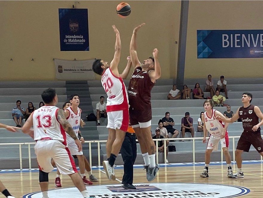 ¡El esfuerzo tiene su recompensa! 🫵🏼🔥🏀 cada entrenamiento tenía un objetivo claro y era este, jugar en equipo y disfrutar la camiseta ¡VAMOS SALTO con su primer partido y gran victoria! 🍊🤩 99 SALTO 64 CAROLINO SAN CARLOS