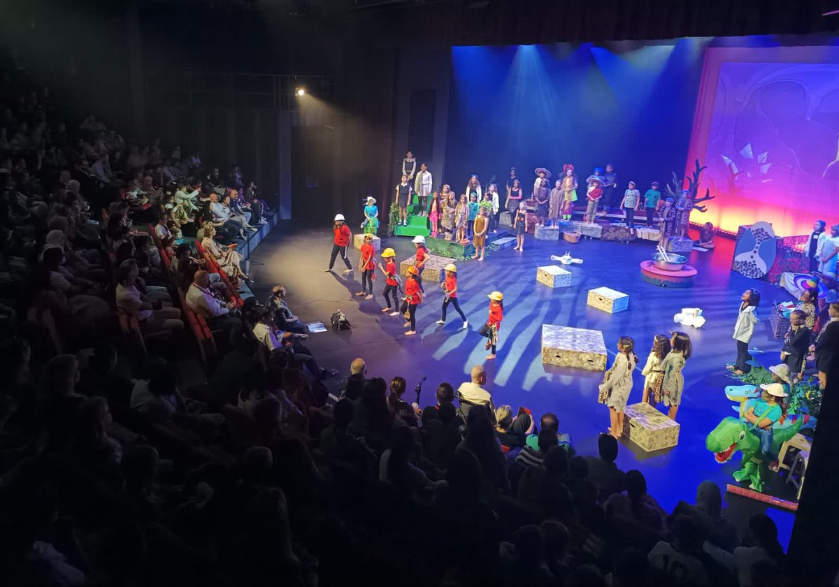 PrincipalMuscat's tweet image. Congratulations &amp;amp; well done to our amazing #students  for their superb performances in this year’s @BSMuscat Primary production: Rock Bottom - BSM’s own version of the Craig Hewes classic. I was so proud watching so many students perform with such confidence, style &amp;amp; character.