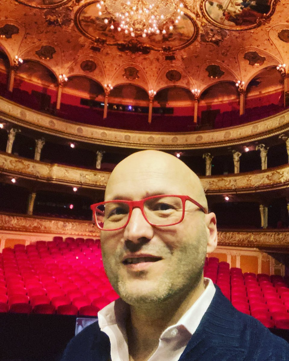 EnriqueMazzola's tweet photo. today the last performance of #RobertoDevereux here at @operzuerich . More than 2 months of work with a wonderful #topcast and the magnificent colleagues of the #philharmoniazürich and of the #chorderoperzürich. Veramente, di cuore: BRAVI TUTTI🙌🏼❤️
#donizetti @PSMusicBerlin https://t.co/dJMkvRE9UY
