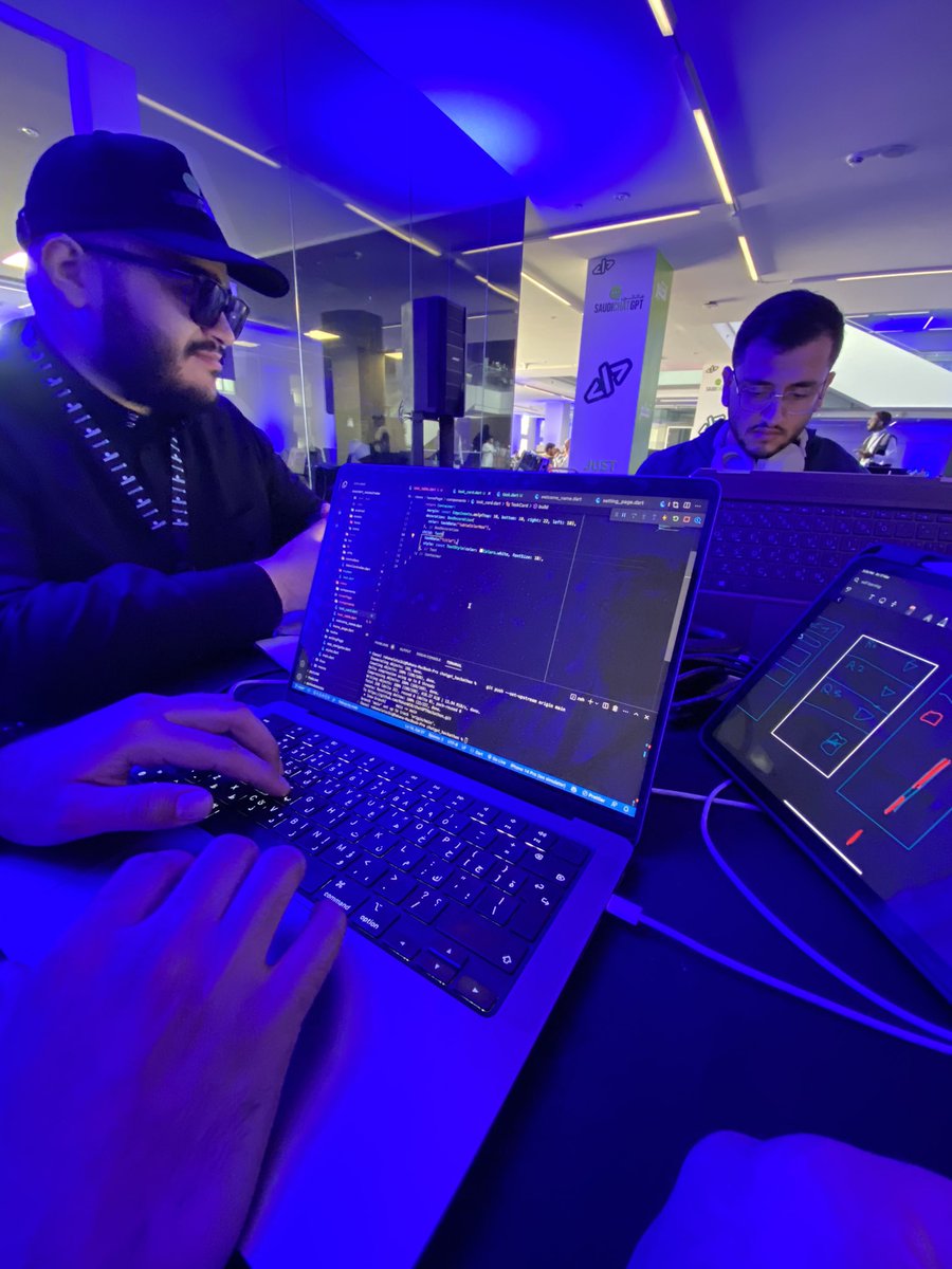 anasaliz0's tweet photo. Day 2 🔥 #SaudiChatGPTHackathon https://t.co/7mgC1jP6lR