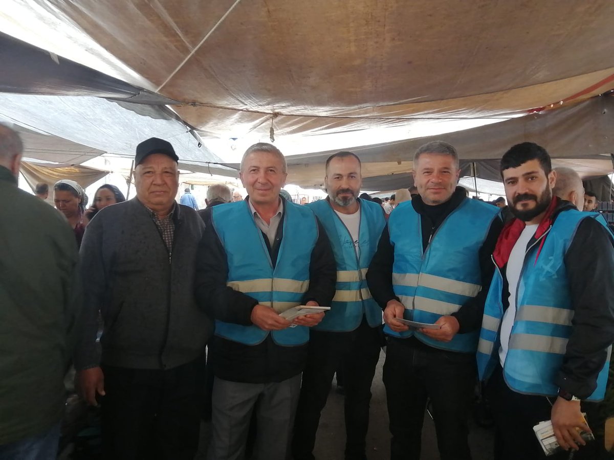 acizkul195's tweet photo. Mersin @akdenizedeva yönetim kurulundaki arkadaşlarla birlikte pazar etkinliğimizi  gerçekleştirdik.
@alibabacan
@devapartisi
#HepimizinDEVAsı
#maviyeleklilerpazarda
@SoylerMrt
@EnverDe70537104
@Sddkzdemir15
@ozcan3372
@alibingol33
@HelunFirat https://t.co/uWIroJz6Sc