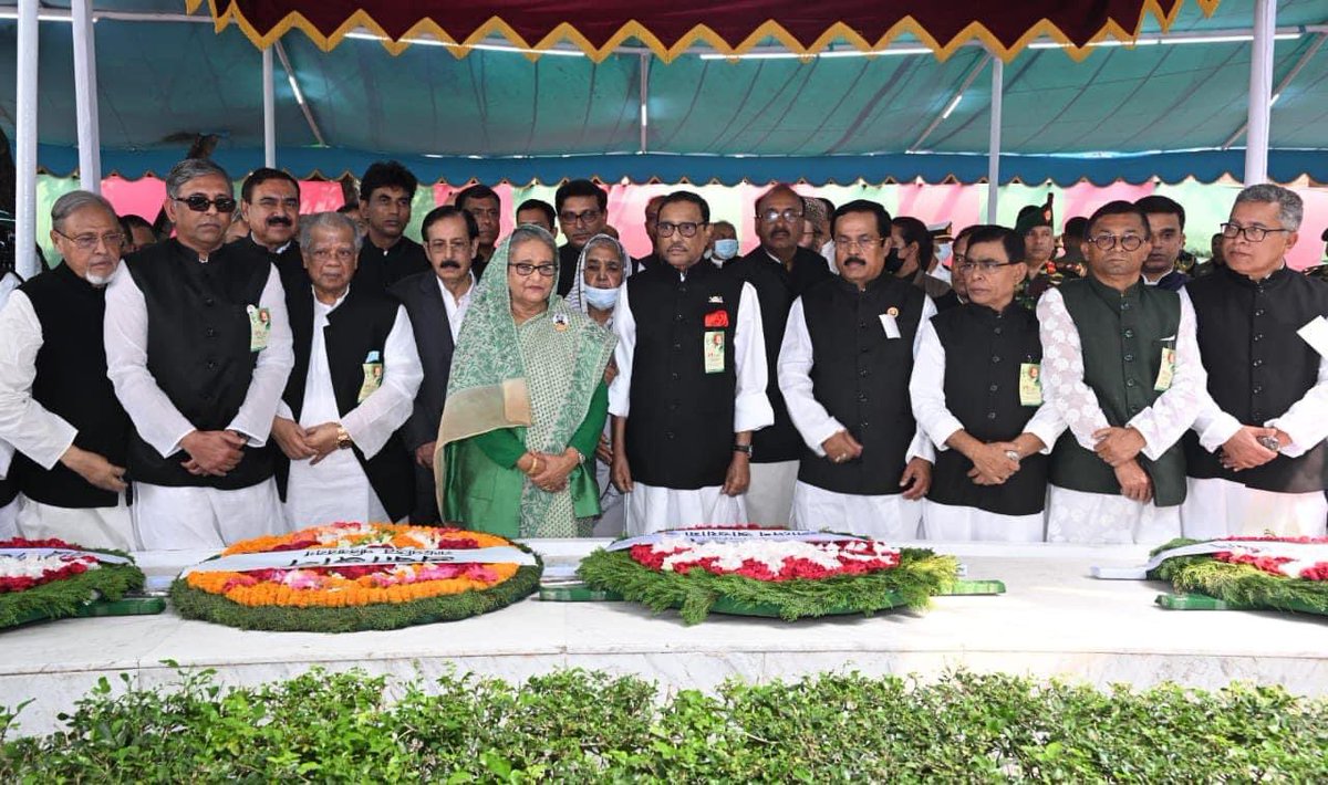 HPM #SheikhHasina has paid rich tributes to #Bangabandhu at the mausoleum at Tungipara in Gopalganj today marking the 103rd #BirthAnniversary ofthe Father of the Nation. The Central Committee of #AwamiLeague have also paid their respects here. #17March #SheikhMujib #Bangladesh