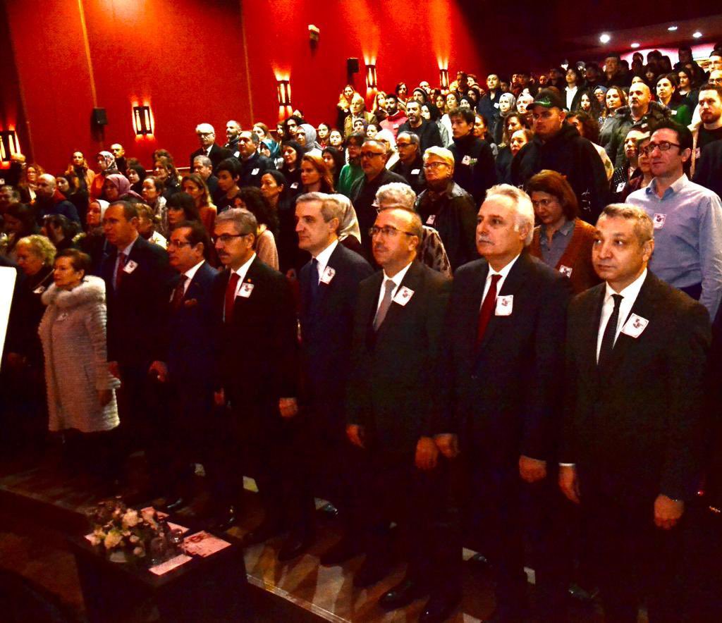 uskudarmem's tweet photo. 18 Mart Çanakkale Zaferi ve Şehitleri Anma Günü İlçe Programımız; Kaymakamımız Sn.Adem Yazıcı, Belediye Başkan Yardımcımız Sn.Zekeriya Şanlıer, İlçe Milli Eğitim Müdürümüz Sn.Sinan Aydın ve ilçe protokolümüzün katılımlarıyla Bağlarbaşı Kültür Merkezinde gerçekleştirildi. https://t.co/gzQQnUZS7p