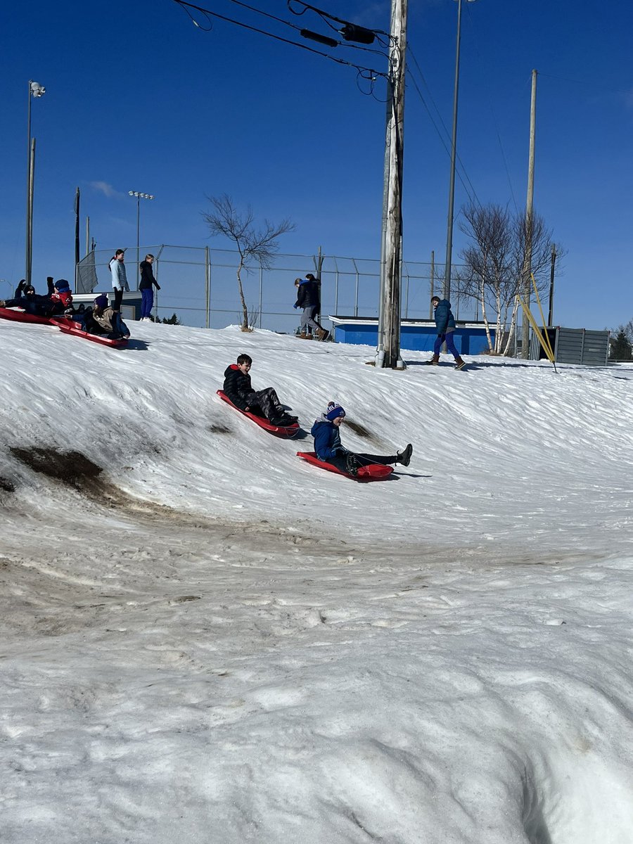 6-5 Loved having a chance to #Dartoutdoors earlier this week at <a href="/NewtownElem/">Newtown Elementary</a>