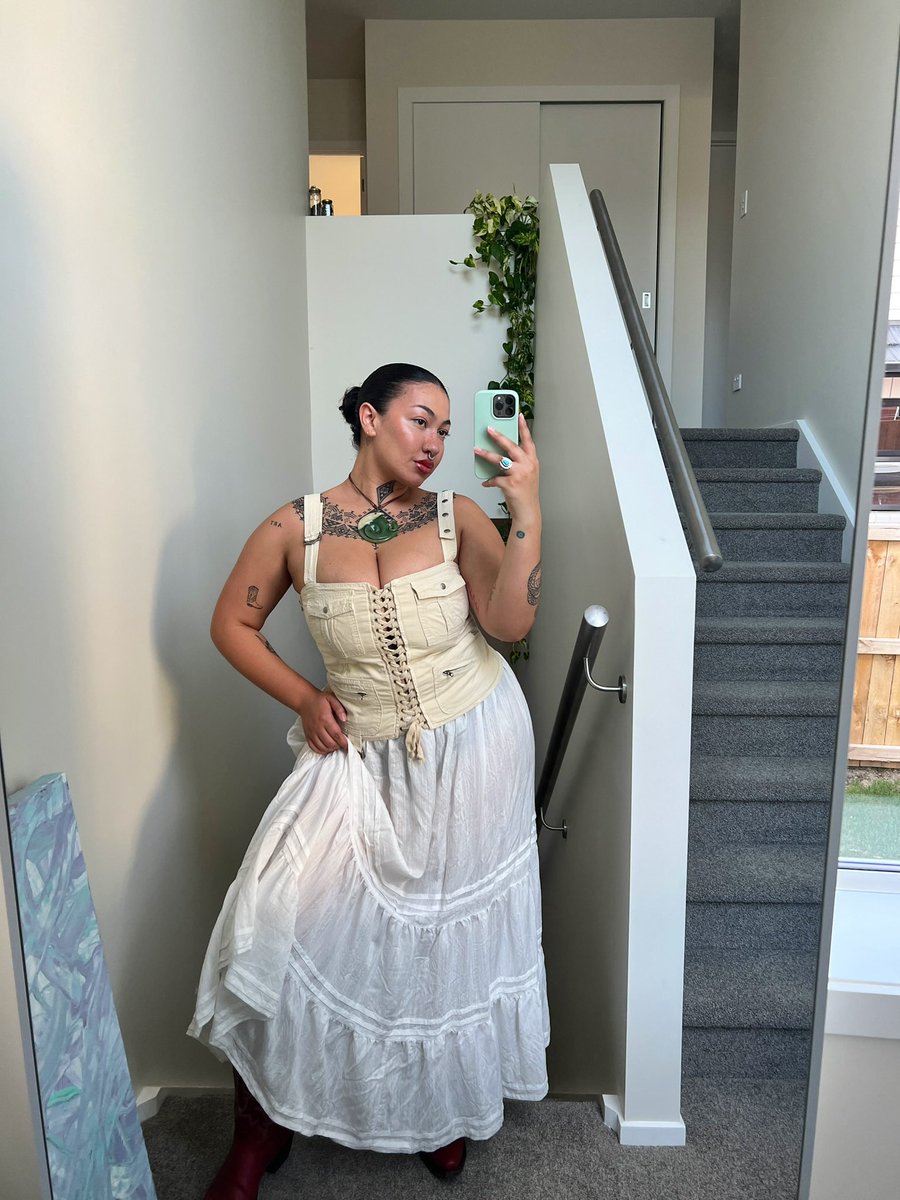 Ashley Emiko on Twitter: "Hi there 💛"