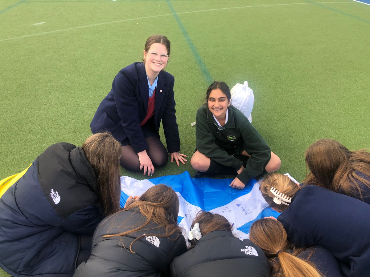 As we get ready to say goodbye to our @HavergalCollege exchange students, it is great to see them taking part in the long standing tradition of signing flags🏴󠁧󠁢󠁳󠁣󠁴󠁿
Hope you enjoy your last day and safe travels home. 
#makingconnections #exchangeprogramme #cultureexchange #hasteyeback