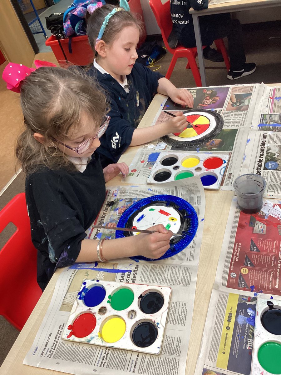 carmondean_ps's tweet photo. Primary 4 have been busy painting Viking shields this week! There were lots of great designs😁 @MissMorrisCPS https://t.co/R1dzKfYRhs