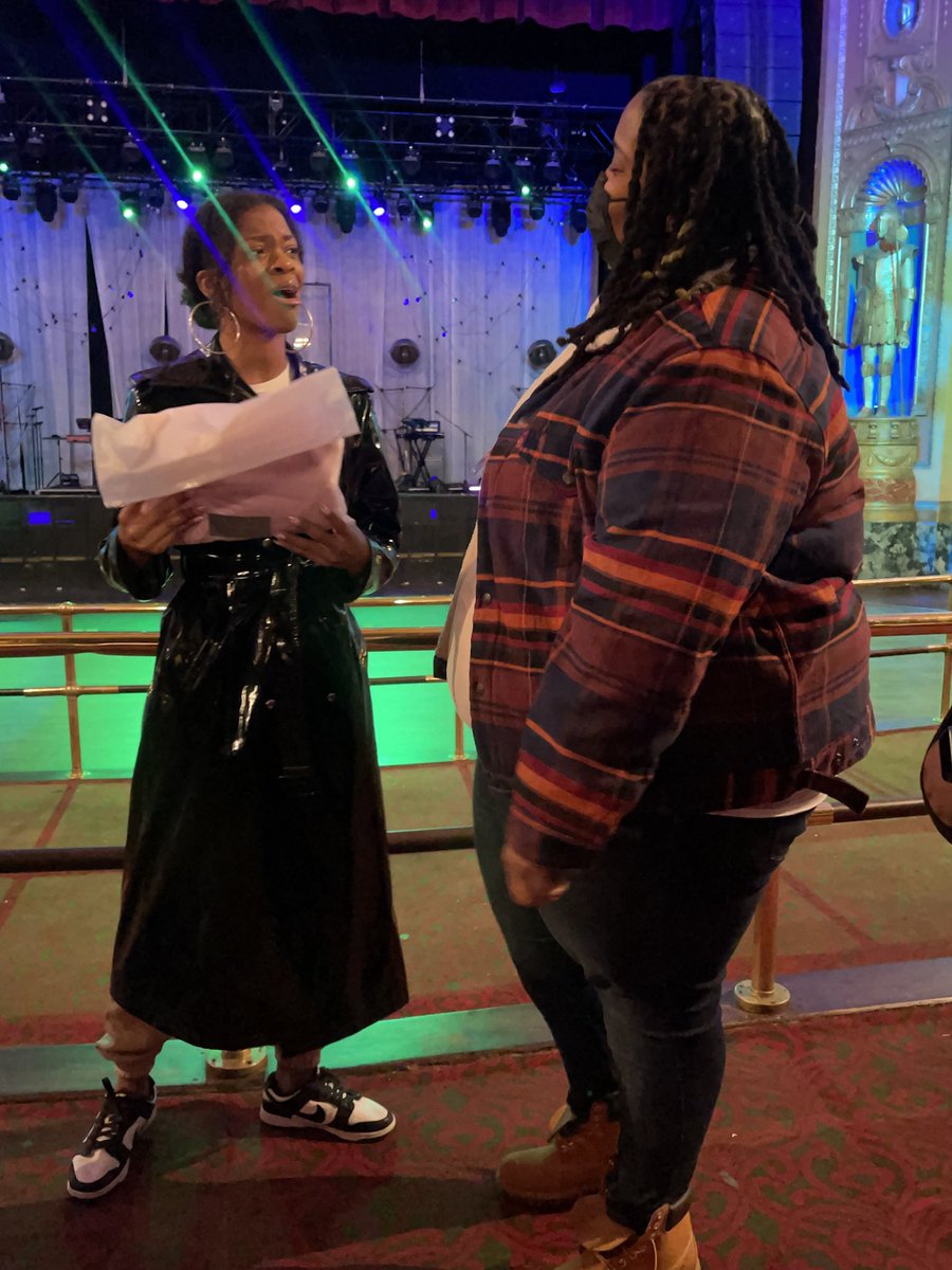 ButtaSmoov's tweet photo. About last night …. Went to see @AriLennox , mouthpiece got me in doors okay! Got to take my pic mask off, met two women they bought me drinks, finessed a guy into getting me a pic of the set list , and networked and got some new connects and clients 💪🏾 #goodassnight https://t.co/UKBjhMJD5D