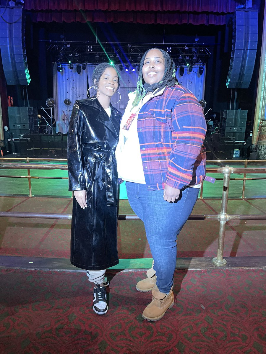 ButtaSmoov's tweet photo. About last night …. Went to see @AriLennox , mouthpiece got me in doors okay! Got to take my pic mask off, met two women they bought me drinks, finessed a guy into getting me a pic of the set list , and networked and got some new connects and clients 💪🏾 #goodassnight https://t.co/UKBjhMJD5D