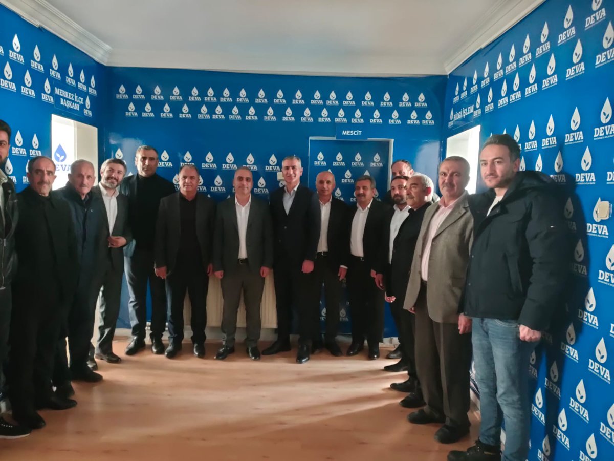 devabingol's tweet photo. Eğitimci Öğretmen Sayın Abdulmuhsin Kaya İl binamızı ziyaret ederek 28. Dönem Milletvekili Aday Adaylığı başvurusunu yaptı. 

Aday Adayımız Sayın Abdulmuhsin Kaya beye hayırlı olsun dileklerimizi iletir, başarılar dileriz. 

#2023DEVAOlacak https://t.co/LH3X0McMOD