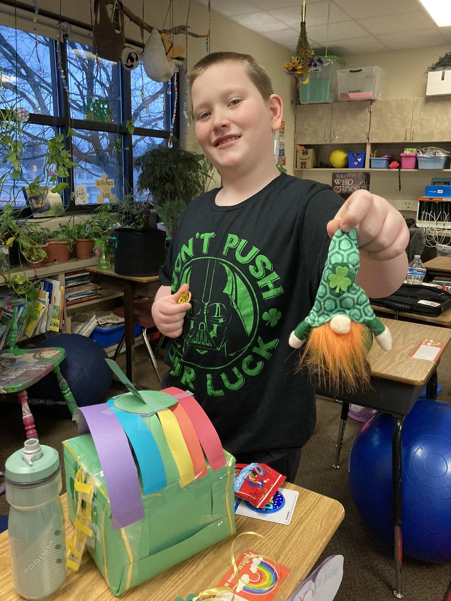 mindojw's tweet photo. Well, Lucky brought a friend this year………THEY BOTH GOT CAUGHT!!!!! Before they got trapped though, they left some naughty notes for the traps they didn’t get caught in!!!!  #werhibberd #caughtyou #steamactivity #werrichmond #luckyleprechaun https://t.co/UOUBkJCMhX