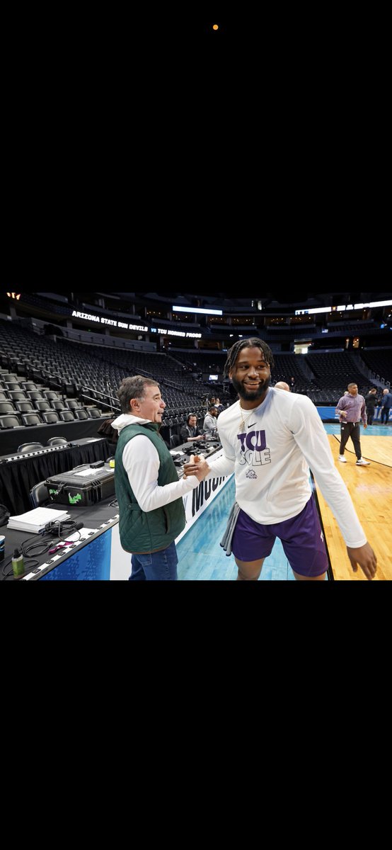 msmickey3's tweet photo. Just a kid from Highland Hills to playing in March Madness for his 2nd year and getting Patrick Mahomes comparisons from Fran Franschilla… @franfraschilla
#Proud
#WhyNotTCU https://t.co/FG93z5v2wv