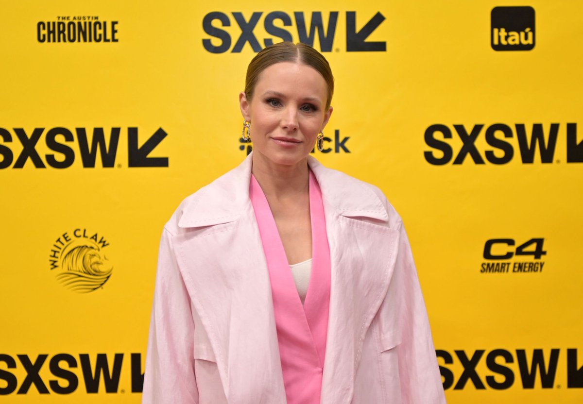 Kristen_Bellorg's tweet photo. Photos: "Building a Brand Through Community" at SXSW 2023 https://t.co/4V0c8itwKn #KristenBell #SXSW2023 https://t.co/jIXy4d0T6z