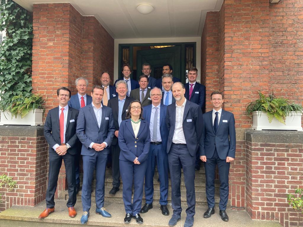 BEinNL's tweet photo. 🇧🇪🇳🇱Ondertekening van de Letter of Intent NRG – SCK CEN en de Memorandum of Understanding NRG – Tractebel.

🇧🇪organisaties en bedrijven delen hun expertise met de 🇳🇱Nederlandse partners 

@SCKCEN @tractebel @nrgcom  @Agorianl https://t.co/xsVI4XsJcy