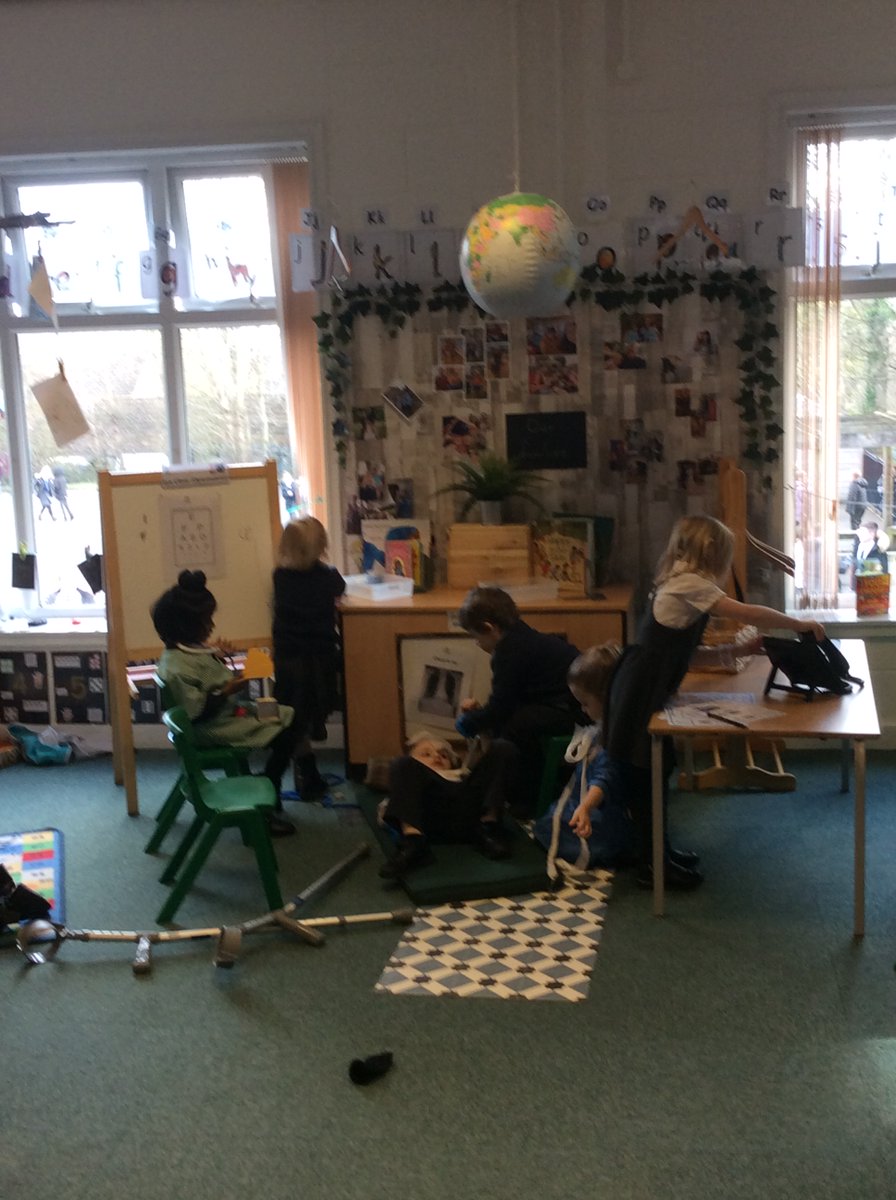 ASALeavers29's tweet photo. The children have been loving all about people who help us within the NHS. They especially loved the role play area. #ASAScientists https://t.co/WZXn5VQKyM