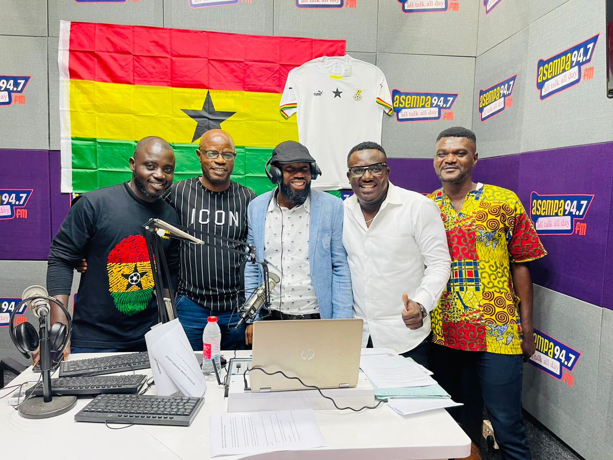 fairycloud40's tweet photo. Laliga was on Sports Nite @Asempa947_FM .Desmond Chiji / country manager for Ghana& Nigeria
#Ayodeji ADEGBENRO / Projects and Communications Coordinator
#Mutiu Adepoju former super eagles and Laliga league player/ LaLiga Ambassador
and #Stanley Chiji/ PA.@LaLigaEN @Adom1063fm https://t.co/wcODWGnpyL