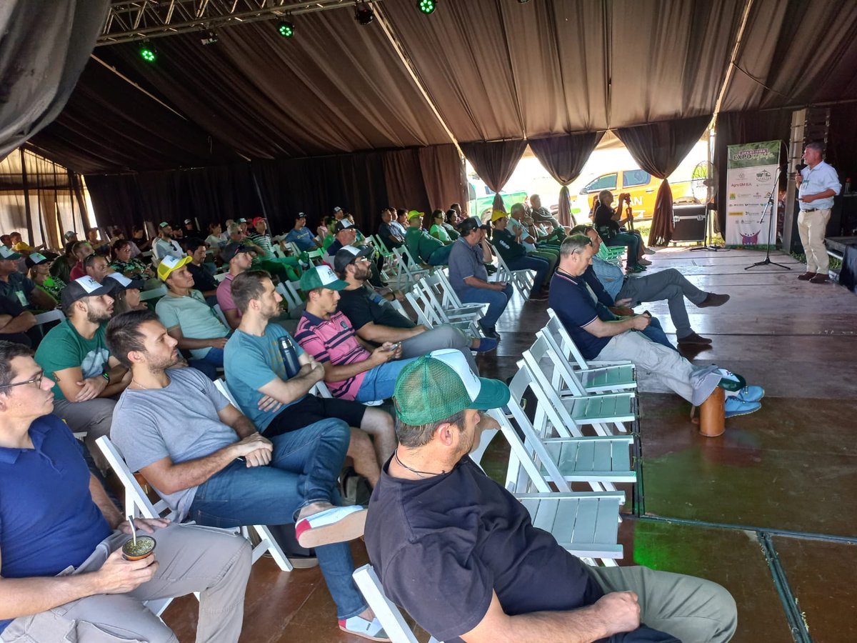 Produsem's tweet photo. Estamos en San Luis participando de la #ExpoAlfalfa 
Muy buena concurrencia de productores y amigos de la alfalfa en Argentina, con proyección internacional. https://t.co/IvpuIiVBl8