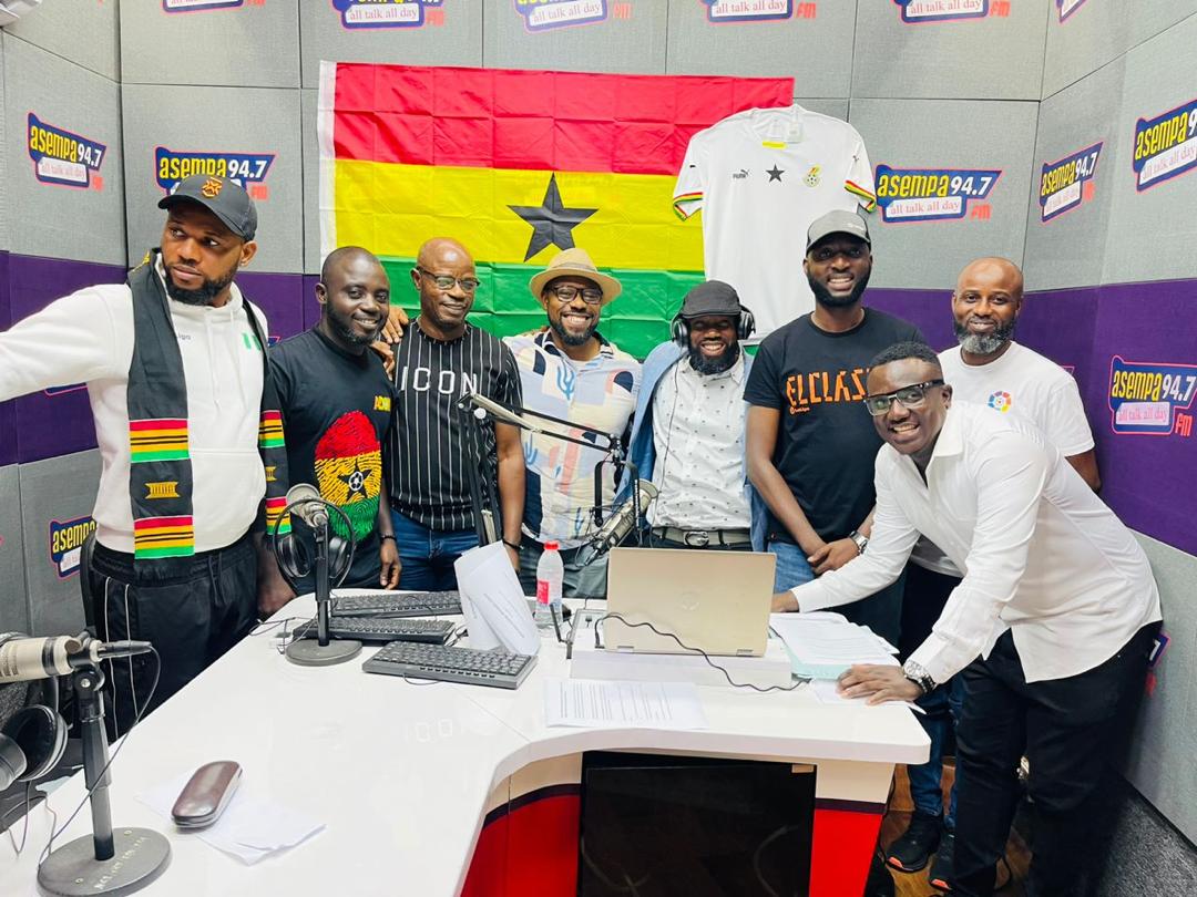 fairycloud40's tweet photo. Laliga was on Sports Nite @Asempa947_FM .Desmond Chiji / country manager for Ghana& Nigeria
#Ayodeji ADEGBENRO / Projects and Communications Coordinator
#Mutiu Adepoju former super eagles and Laliga league player/ LaLiga Ambassador
and #Stanley Chiji/ PA.@LaLigaEN @Adom1063fm https://t.co/wcODWGnpyL
