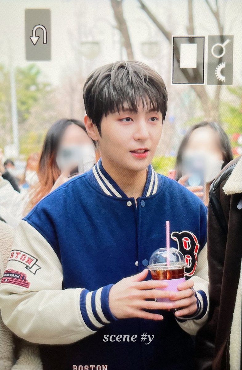your_scene's tweet photo. 230317 모에모에소매
#GoldenChild #골든차일드 #Y #성윤 #최성윤 https://t.co/Hg8E6aVnwc