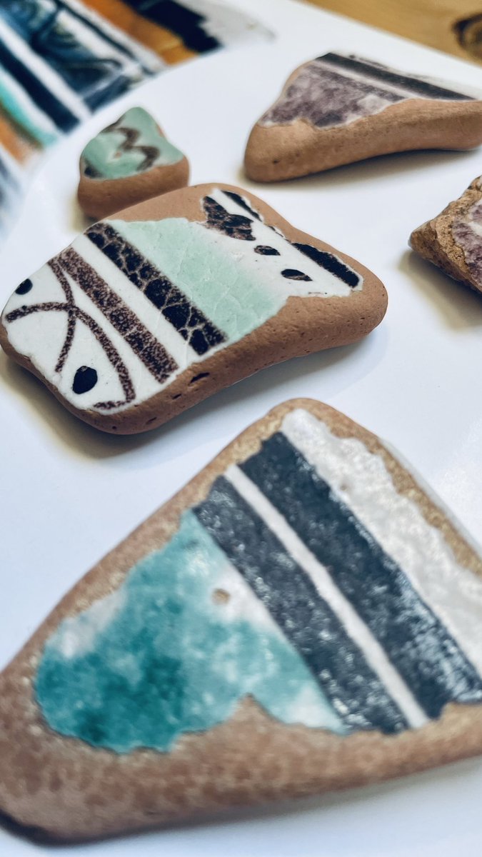 _straci's tweet image. ﹏ ⊱⊰ ﹏
Il mare e i suoi miti, le sue risorse misteriose, le sue potenti realtà fanno parte dell'avventura dell'uomo sulla terra. 
#beachcombing #beachcomber #seapottery #seapotterylove #seapotteryfinds #beachtreasures #potteryfinds #tirreniansea #pattern #ornament