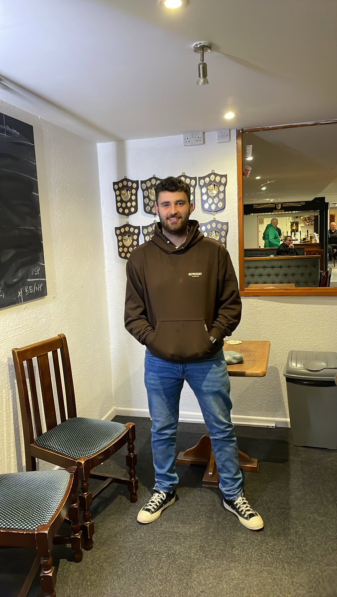 The sunday league hero puts pen to paper first signing none other than “The Hog” - can’t wait to see him grace the pitch in the blue and white . #UPTHEMORE
#FEEDTHEHOG