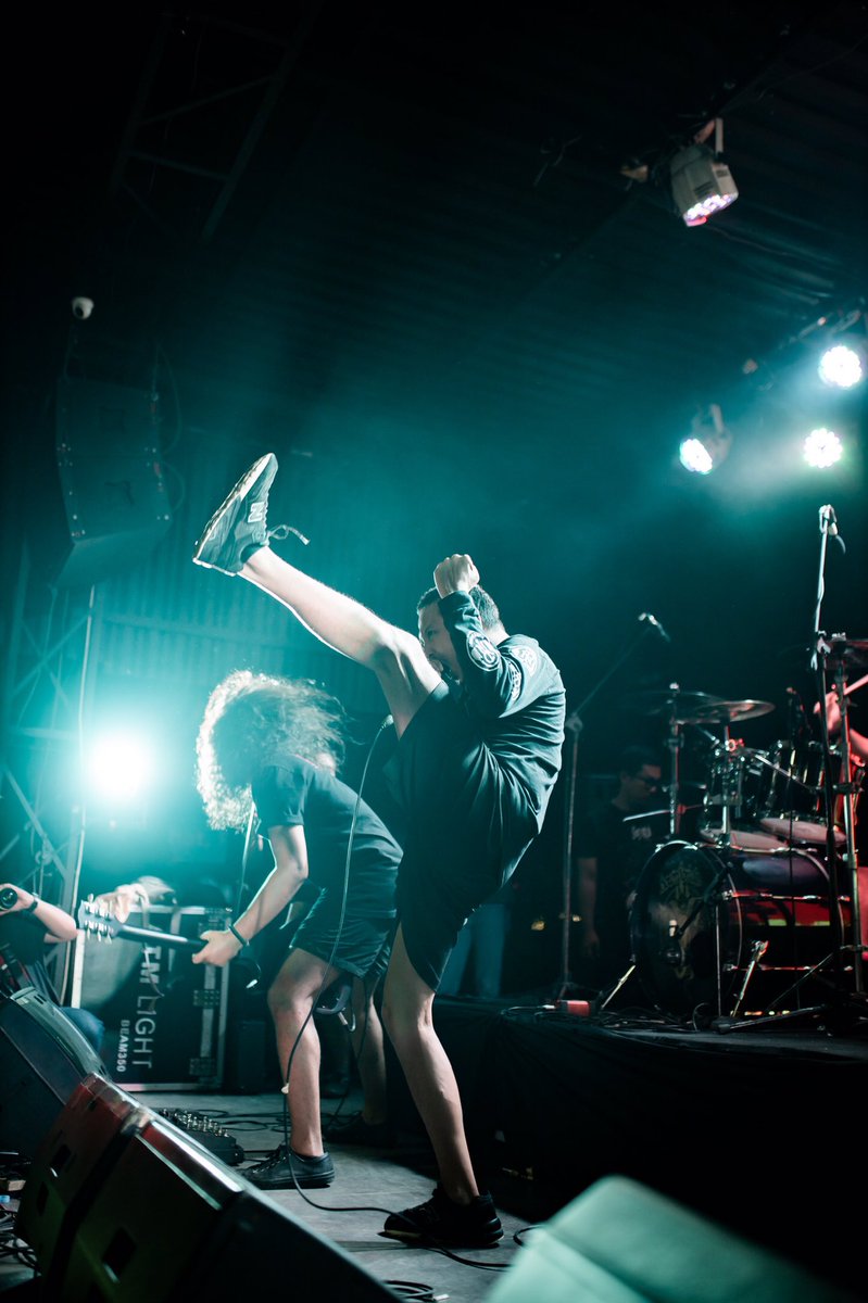 downforlifesolo's tweet photo. keseruan kemaren saat kami berpesta di Smash Your Ass, salah satu partai kandang terbaik. Hell Yeah! #DownForLife #SmashYourAss https://t.co/ua4KPWuOKR