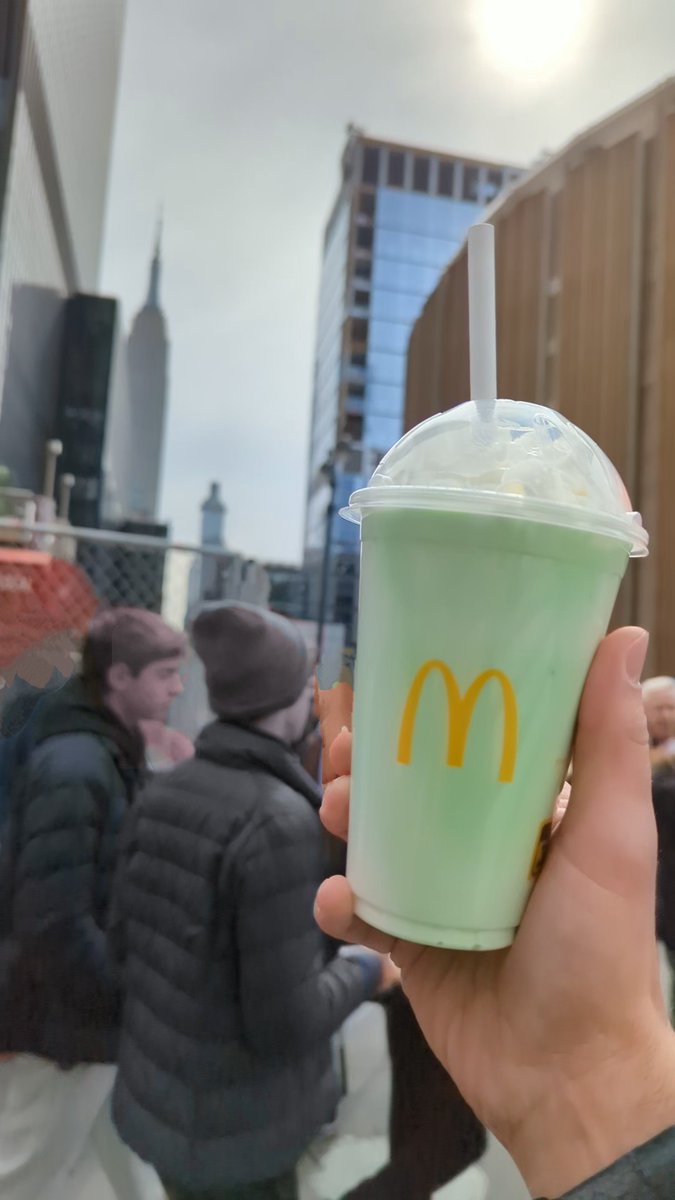 deekware's tweet photo. Happy St Patrick's Day! What better way to celebrate than with a #shamrockshake? Find yours today with Shamrock Shake Finder!

https://t.co/g5RIeRjFYl https://t.co/iYjaH0u1sf