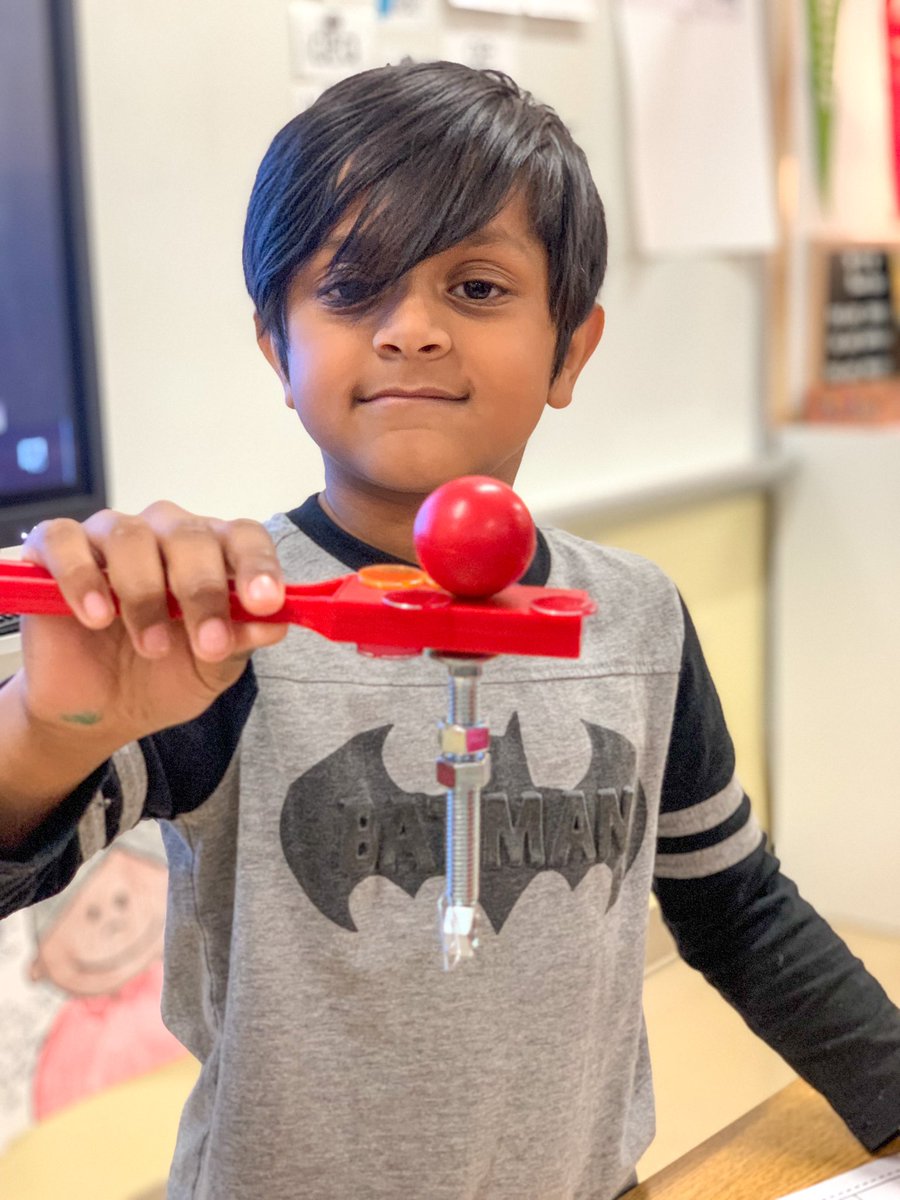 StromeRachel's tweet image. Experimenting with various objects to see how our magnet wands can push and pull! #ForcesofMotion #VikingDiff