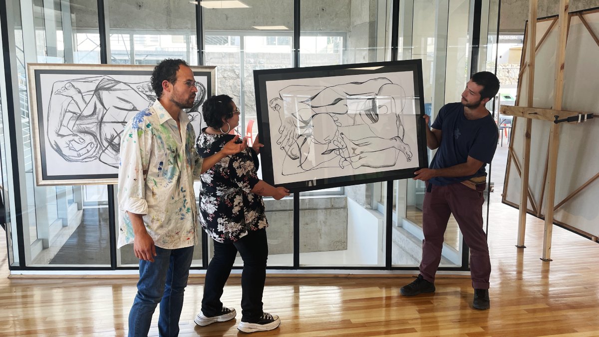 Mediación marca término de «Cuerpos en Tensión»

El pasado miércoles 15 de marzo, finalizó en la Sala América la exposición del artista y vecino del barrio Recreo, Israel Lalel Sanhueza.

Revisa la nota completa en el siguiente enlace
ead.pucv.cl/2023/mediacion…