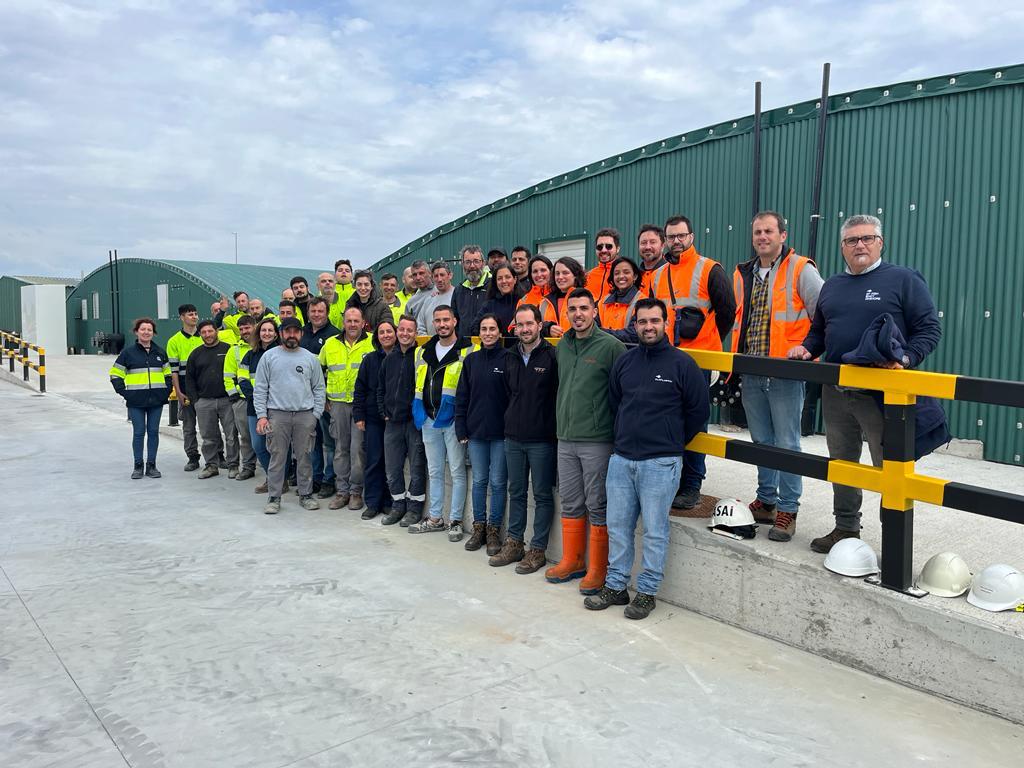 ASA_ingenieria's tweet photo. Con la puesta en marcha de la primera línea de producción de lenguado, nuestro cliente FLATLANTIC ha querido agradecer a todo el equipo de trabajo su labor, muchas gracias #NEUTROAPPLICATIONS, #FLATLANTIC, #SOPSEC, muchas gracias a todo el equipo de #ASAI buen trabajo!! https://t.co/eLfvMRvsfs