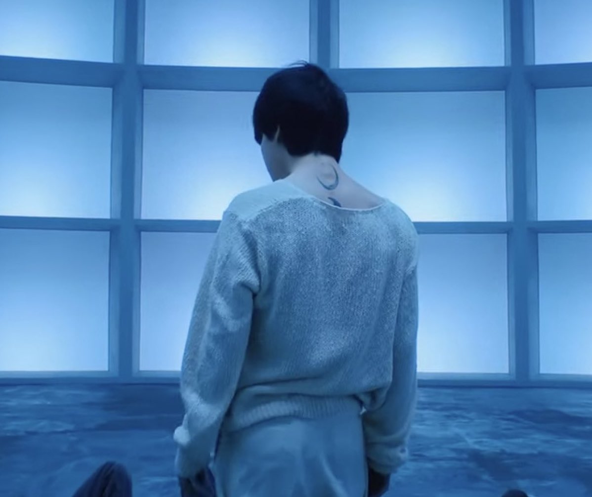 AnnMargaLuvsBTS's tweet photo. Been streaming the song #SetMeFreePT2Jimin and all i can say is that.. WELL DONE JIMIN! BRAVO! He literally went from #DREAMY and #SWEET .. TO #DARKandBOLD ! I was expecting this.. its indeed that he pored his heart out on this single..  @BTS_twt https://t.co/1BCsa72tHH
