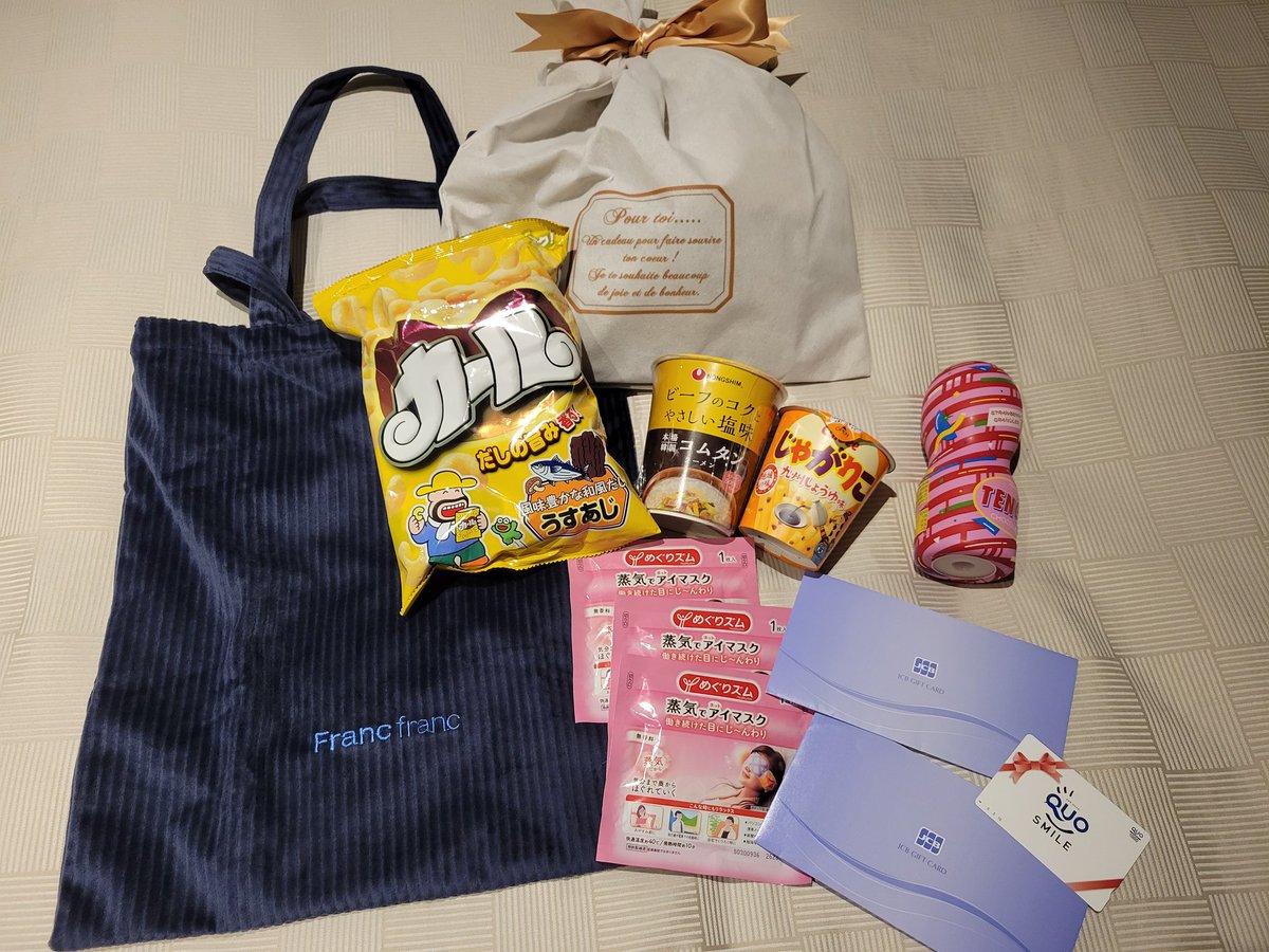 kyomoto_fu's tweet image. たくさんの方のご来場、お声かけいただき差し入れまで😭お気遣いありがとうございます
それにしても関西の人ほんまリアクション皆良くて体験コーナーしてて嬉しい

お写真撮ってくださった方はDMにてお写真確認してから掲載お願い致します！
明日もお待ちしてます
#OMCS #大阪モーターサイクルショー