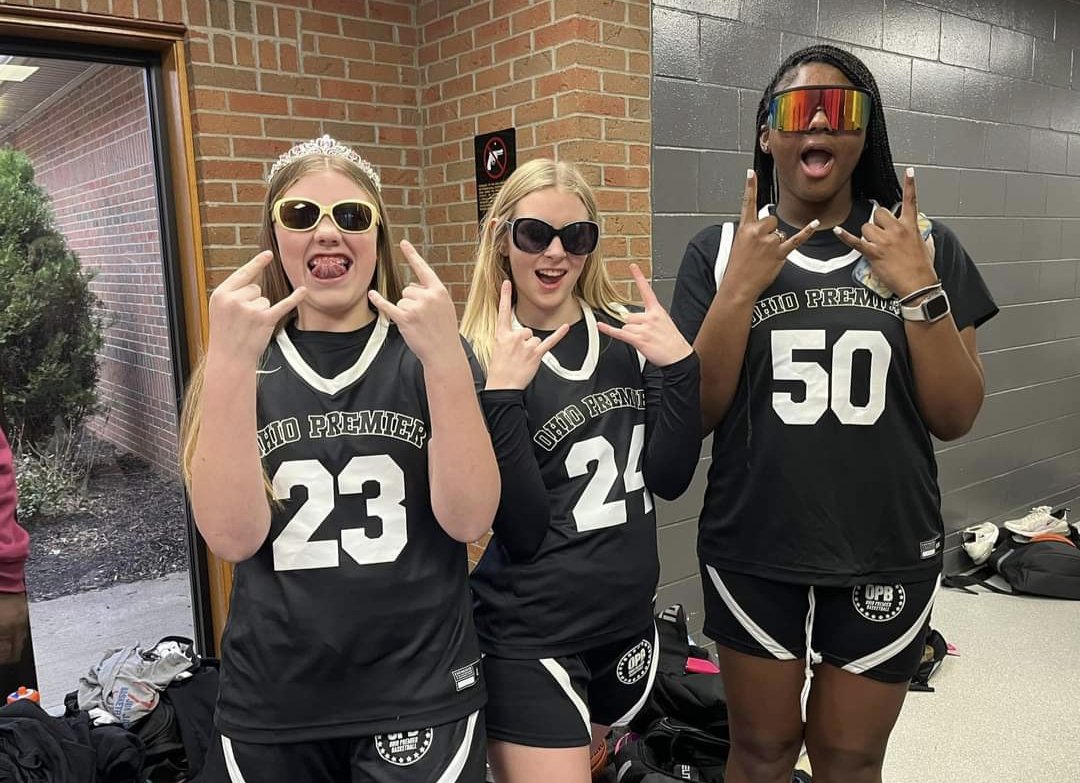 Chuck Painter (@painter_chuck) on Twitter photo They had fun with picture day yesterday 😎 ❤️☘️ <a href="/OhioPremierBas1/">Premier Basketball</a> <a href="/izzypainter24/">izella painter</a> <a href="/DaShai_Shepard/">DaShai</a> <a href="/parker_straub/">Parker Straub</a> <a href="/DerrickShepard3/">Derrick Shepard</a> <a href="/BigFrank513/">Frank Straub</a> <a href="/meganstraub78/">Megan Straub</a> They had fun with picture day yesterday 😎 ❤️☘️ <a href="/OhioPremierBas1/">Premier Basketball</a> <a href="/izzypainter24/">izella painter</a> <a href="/DaShai_Shepard/">DaShai</a> <a href="/parker_straub/">Parker Straub</a> <a href="/DerrickShepard3/">Derrick Shepard</a> <a href="/BigFrank513/">Frank Straub</a> <a href="/meganstraub78/">Megan Straub</a>