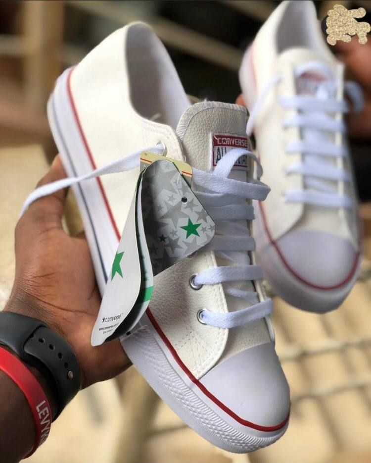 Ollyz_Stores's tweet photo. All Stars Converse
Size 40 -45
50,000.shs
Colours: Red,White, Plain Black, Black &amp; White.
🛒 Delivery To Your Doorstep at a fee. https://t.co/p74RFZEWu0