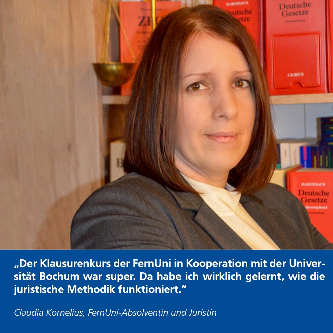 fernunihagen's tweet photo. #Prädikatsexamen ohne Abitur: Mit viel Disziplin, Ehrgeiz und dem FernR3P der #FernUni hat Claudia Kornelius das geschafft. Wie ihr eine Karaoke-Maschine und Ärger mit dem Vermieter dabei geholfen haben 👉 https://t.co/8FgNqUKgWG #jura #examen #repetitorium @fuh_rewi https://t.co/Eeq7OkVP0t
