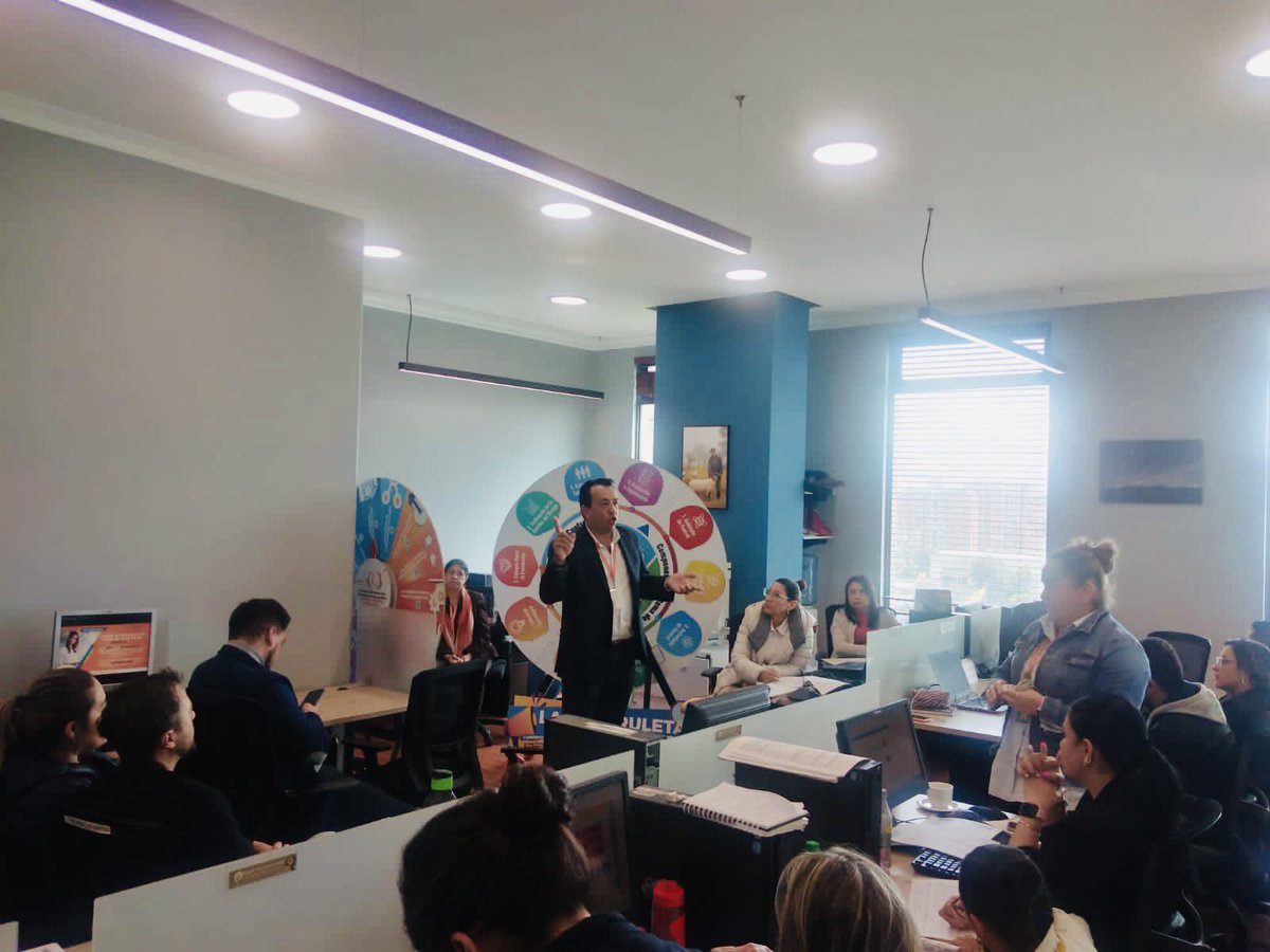 ControlIntCund's tweet photo. #CulturaDelControl 🎡🤓|| Las Entidades de @SecAsuntosCund, @ApeCundinamarca, @AltaConsejeriaC,  OCI Disciplinario, se activaron con nuestra Coco-ruleta del Control en la campaña de sensibilización sobre ☑️ Auditoría Interna basada en Riesgos - Enfoque Empalme 2023. #Cundinamarca https://t.co/ax9gzT8CgP