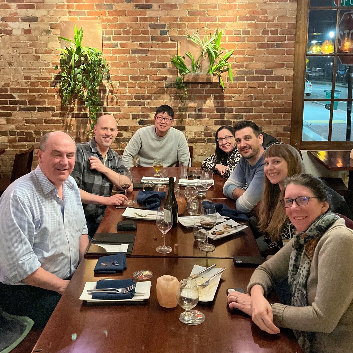 UMassMetNet's tweet photo. The amazing talks continue with a phenomenally fun day/dinner engaging aging with Will Mair @William_Mair doing outstanding work on mitochondria dynamics!  Thanks for visiting and sharing your adventures in science and hobbies!  
https://t.co/8aMF5s2Eba https://t.co/C0uWB68nUR