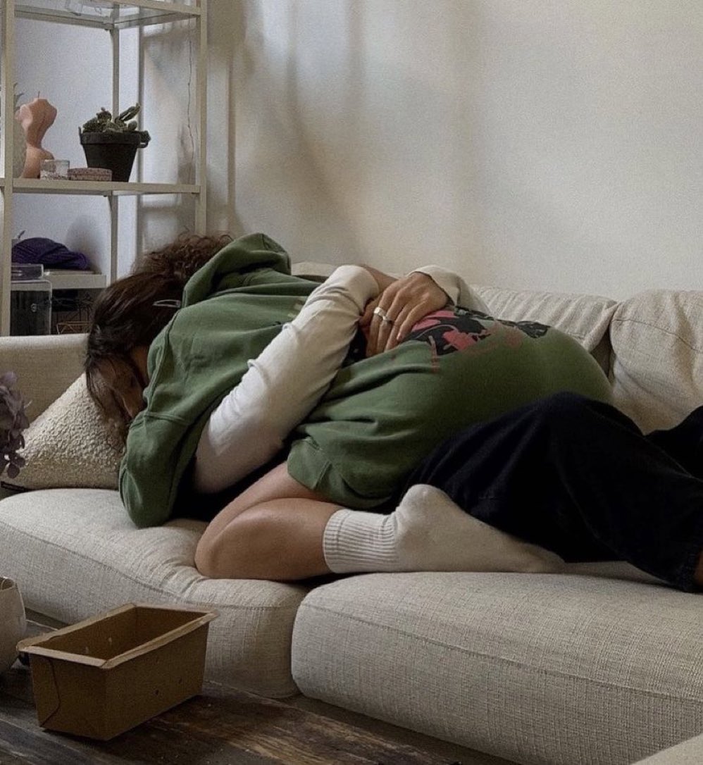 CouplesNotez's tweet photo. Cuddless https://t.co/7vwFoASXp5