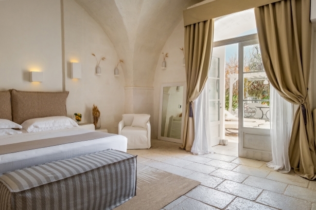 AliceTravelNJ's tweet photo. Visit a Baglioni Hotel and Resort! Take advantage of the Stay More, Pay Less offer and get a complimentary night in our city hotels. Contact us for details and special amenities.  #fridayfeature #travelitaly #visititaly #visitmilan #visitflorence #visitvenice #visitrome https://t.co/0BLG8m0UbN