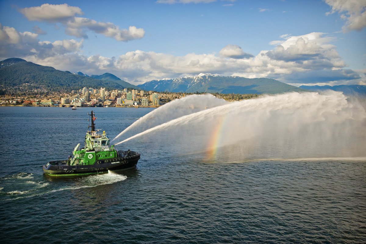 Seaspan's tweet photo. If you spot one of our special #StPatricksDay tugboats out on the water today, be sure to follow it to find the pot of gold at the end of the rainbow 😉💰🟢 https://t.co/AZnGfcvroW