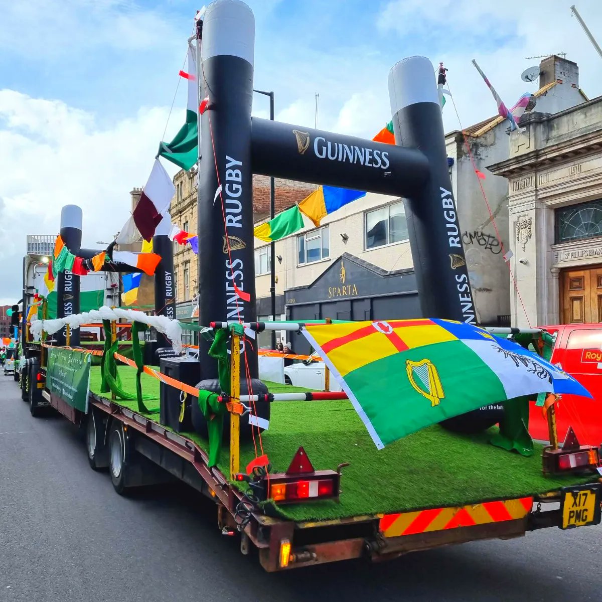 PMGservicesbris's tweet photo. Happy St Patrick's Day to all! ☘️ ☘️ ☘️ ☘️ 

We are busy getting ready for the St Patricks Festival this Sunday 19th March. Tickets for the festival are here  
https://t.co/RkGnTdfWJ8 

Some photos from last year's parade: https://t.co/GqebnFwZuC