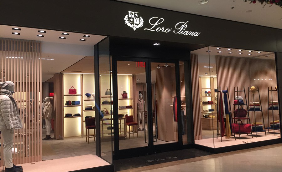theblockopedia_'s tweet image. 👉👀🛍️ Luxury brand Loro Piana has opened a new store in Palo Alto, California, featuring a limited collection authenticated by the blockchain - a first for the brand! 🌟 

#LoroPiana #GiftOfKings #BlockchainAuthentication #LuxuryFashion #Innovation