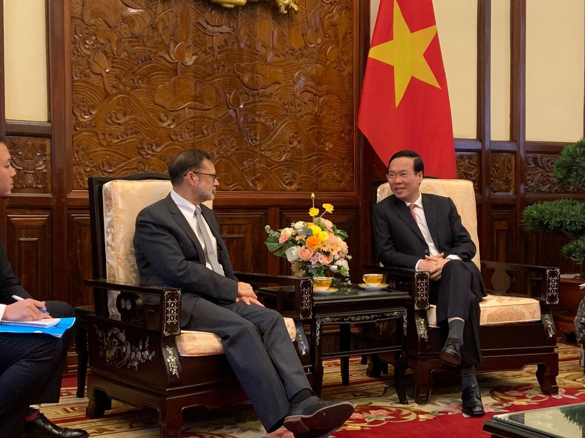 These photos tell the story of a deep and enduring friendship.  HE President Vo Van Thuong surprised and honoured me with an invitation to call on him today to mark the 50th anniversary of 🇻🇳🇦🇺 relations.