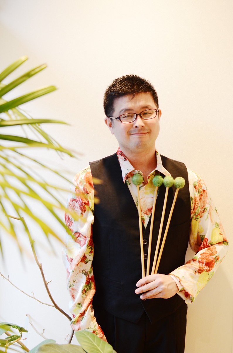 incperc's tweet photo. 藤本亮平＠ryohei_fujimoto 
なんと朗らかなんだ！
inc.の癒し担当。
子供からお年寄りまで虜にしてしまう演奏でワークショップの達人🤹🏼‍♂️

古屋千尋@sophiechihiro 
冷静沈着超クール。透き通るまっすぐな音。
たまに見せてくれる微笑みがたまらん。
inc.の大量の打楽器を振り分けてくれる管理人さま！ https://t.co/xUJaVIwHOe