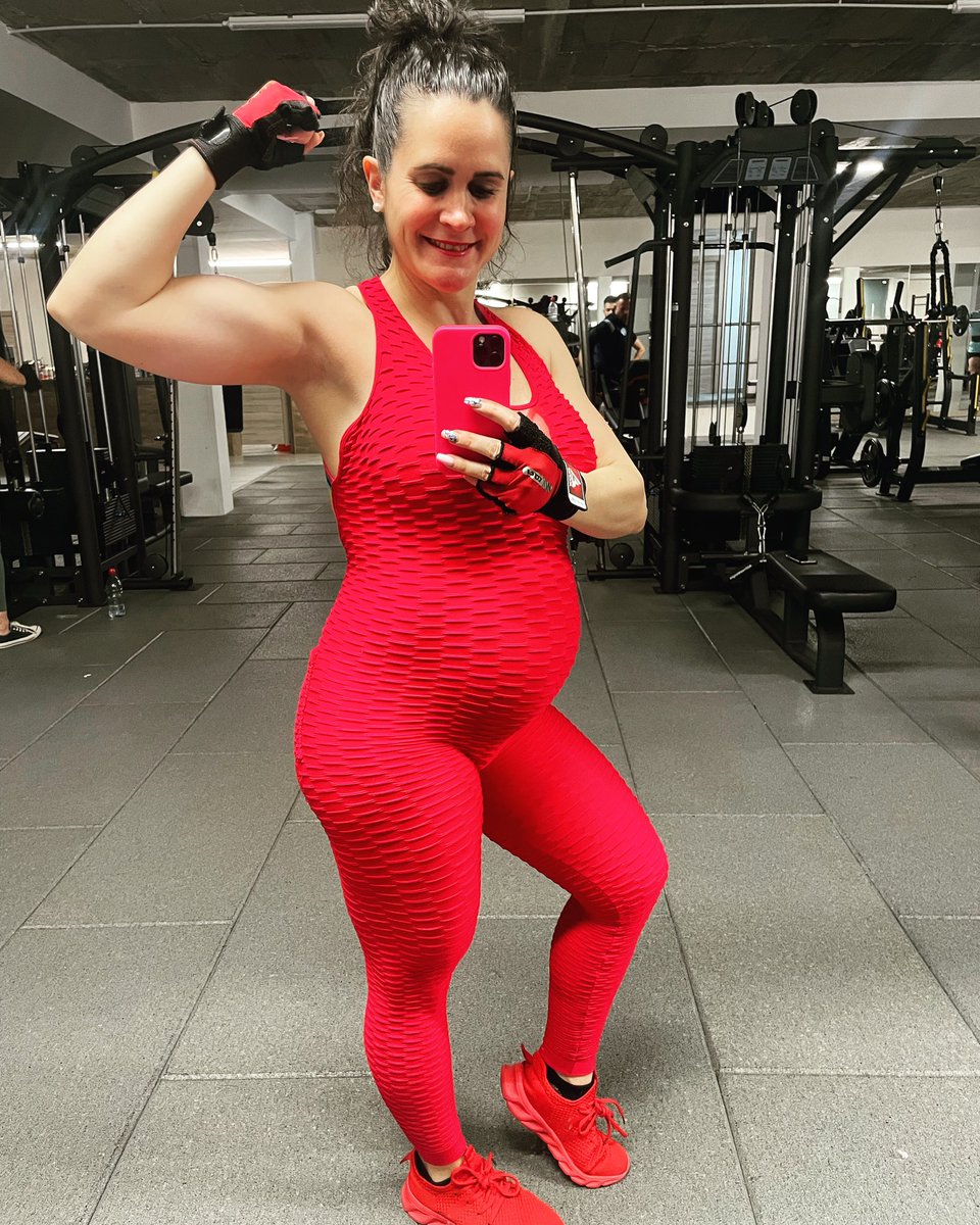 Marta__Millan's tweet photo. 30 SEMANAS O 7 MESES LARGOS DE GESTACIÓN. Feliz y agradecida con Dios de que me siento muy bien física y anímicamente. Sigo entrenando y mi bebé se mueve alegre dentro de mí cada día. ❤️❤️❤️💪🏻💪🏻💪🏻🤰🏻🤰🏻🤰🏻 https://t.co/R3qvOTHO2l