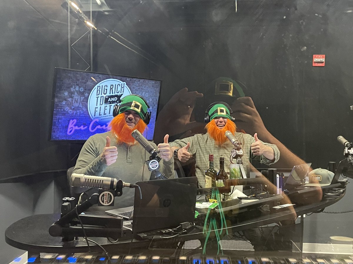 BigRichTDFletch's tweet photo. So… today is gonna get weirdddd…
#BARCARTFRIDAY #GOAZTECS
Listen Live: https://t.co/zUWM7xMlRu https://t.co/p0eRll2JeW